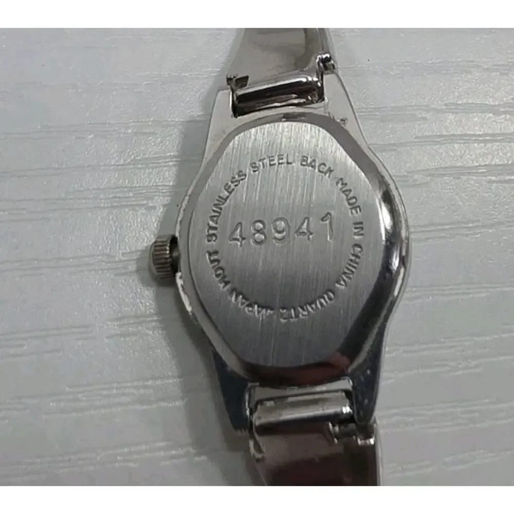 Ellemenno Women’s Silver Tone Stainless Steel Watch Blue Face New Battery W335